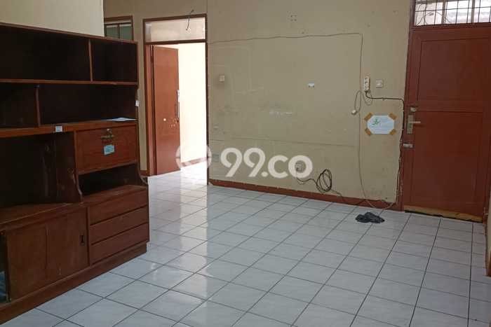 Lokasi strategis! Rumah siap pakai dikontrakkan di Coblong LB 100m2 Lokasi strategis! Rumah siap pakai dikontrakkan di Coblong LB 100m2