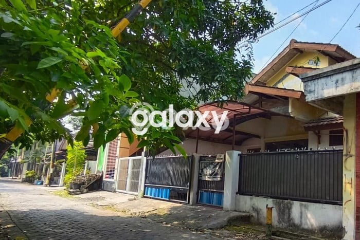 Hunian Nyaman Asri 4 KT Siap Pakai di Manukan Surabaya Hunian Nyaman Asri 4 KT Siap Pakai di Manukan Surabaya