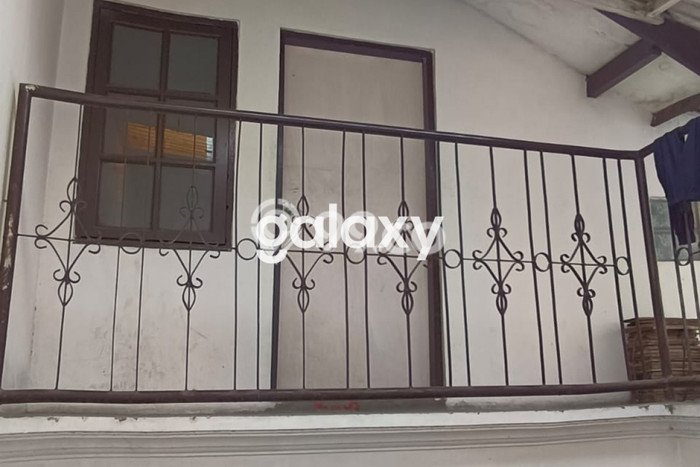 Hunian Nyaman Asri 4 KT Siap Pakai di Manukan Surabaya Hunian Nyaman Asri 4 KT Siap Pakai di Manukan Surabaya