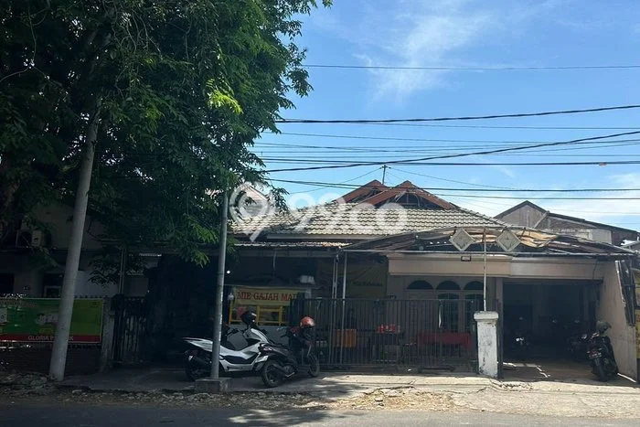 Lokasi terbaik! Rumah siap pakai dikontrakkan di Waru LB 200m2 Lokasi terbaik! Rumah siap pakai dikontrakkan di Waru LB 200m2