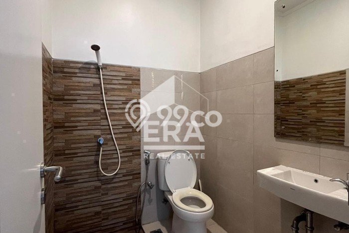 Rumah Strategis Minimalis Lb 108m2 di Karawang Timur, Karawang Rumah Strategis Minimalis Lb 108m2 di Karawang Timur, Karawang