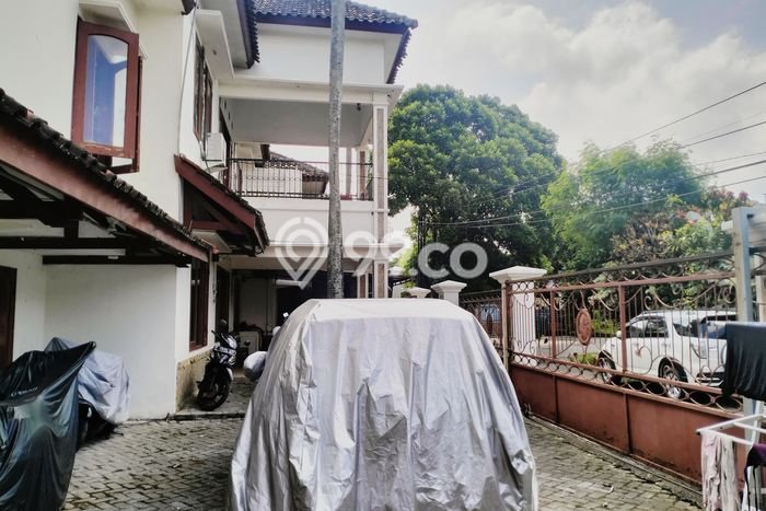 Rumah Kost Dijual di Klojen, Malang, 26 KT, 26 KM, Bangunan 920m2 Rumah Kost Dijual di Klojen, Malang, 26 KT, 26 KM, Bangunan 920m2