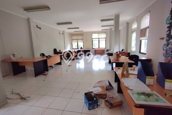LOKASI STRATEGIS! Kantor Disewakan Kawasan , Luas 445m2m², Kawasan Ramai LOKASI STRATEGIS! Kantor Disewakan Kawasan , Luas 445m2m², Kawasan Ramai
