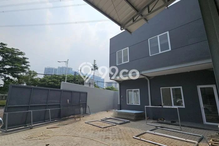 Gudang Disewa di Jakarta Barat dengan LB 300m2 Area Komersial Ramai Gudang Disewa di Jakarta Barat dengan LB 300m2 Area Komersial Ramai