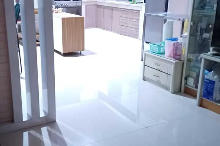 Rumah Mewah LB 440m2 Siap Pakai Desain Elegan di Puspowarno, Semarang Rumah Mewah LB 440m2 Siap Pakai Desain Elegan di Puspowarno, Semarang