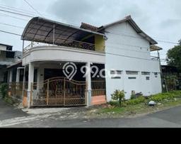 Hunian Elit LB 206m2 Siap Pakai Desain Elegan di Halmahera, Semarang Hunian Elit LB 206m2 Siap Pakai Desain Elegan di Halmahera, Semarang