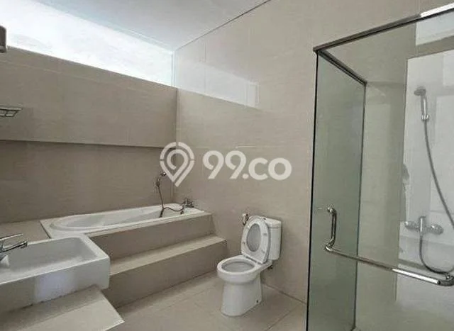 Hunian Mewah LB 500m2 Siap Huni Desain Elegan di Graha, Surabaya Hunian Mewah LB 500m2 Siap Huni Desain Elegan di Graha, Surabaya