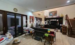 Rumah Mewah LB 350m2 Siap Huni Desain Elegan di Citraland, Surabaya Rumah Mewah LB 350m2 Siap Huni Desain Elegan di Citraland, Surabaya