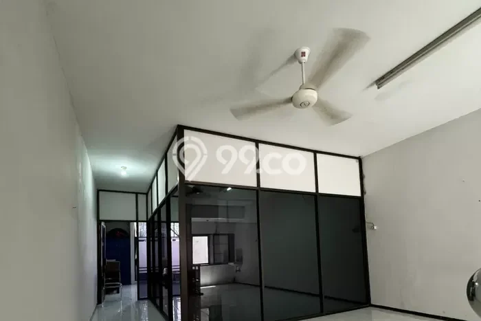 Ruko Bagus Dijual LB 160m2 Lokasi Strategis Surabaya Area Cocok untuk Bisnis Ruko Bagus Dijual LB 160m2 Lokasi Strategis Surabaya Area Cocok untuk Bisnis