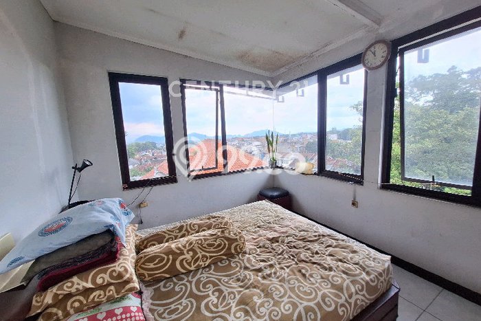 Jual Rumah Mewah Megah Dengan View Eksklusif di Gunung Batu, Bandung Jual Rumah Mewah Megah Dengan View Eksklusif di Gunung Batu, Bandung