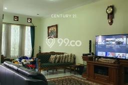 Rumah Mewah LB 350m2 Siap Huni Desain Elegan di Setra Duta, Bandung Rumah Mewah LB 350m2 Siap Huni Desain Elegan di Setra Duta, Bandung