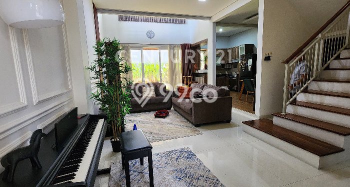 Rumah Elit LB 300m2 Siap Pakai Desain Elegan di Sariwangi, Bandung Rumah Elit LB 300m2 Siap Pakai Desain Elegan di Sariwangi, Bandung