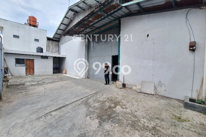 Disewakan Gudang di Kawasan Ramai Holis Cigondewah Luas 480m2 Disewakan Gudang di Kawasan Ramai Holis Cigondewah Luas 480m2