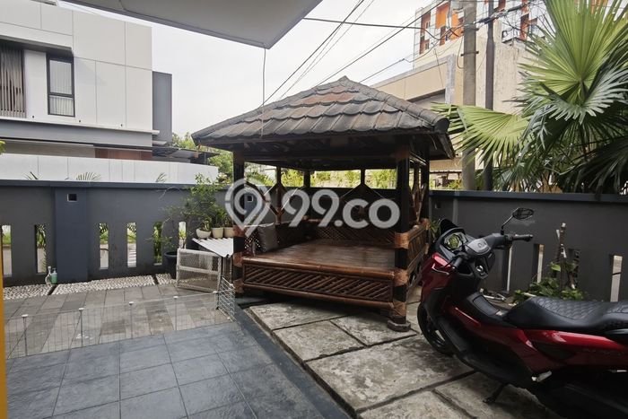 Jual Rumah Luas Elegan Dengan View Eksklusif di Gading Serpong, Tangerang Jual Rumah Luas Elegan Dengan View Eksklusif di Gading Serpong, Tangerang
