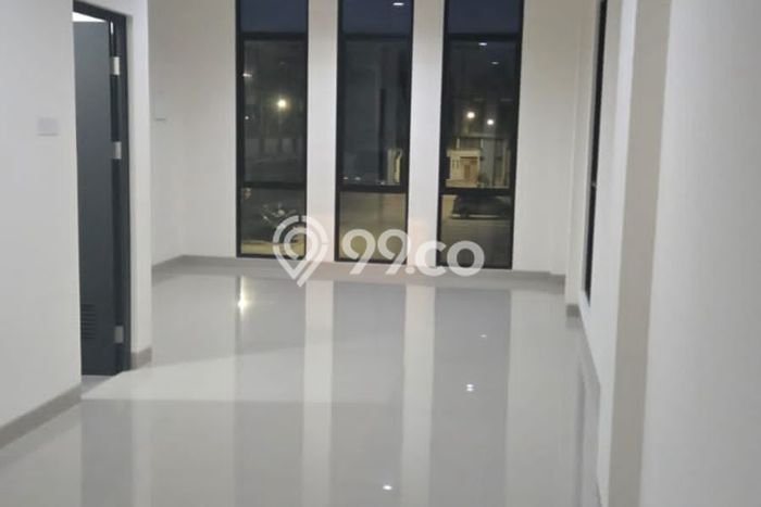 Unit Ruko Disewakan di Gading Serpong di Area Ramai & Strategis Unit Ruko Disewakan di Gading Serpong di Area Ramai & Strategis