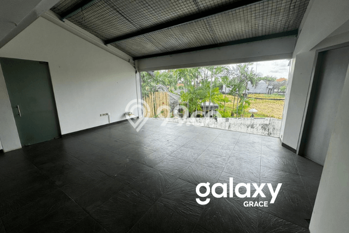 LOKASI STRATEGIS! Gudang di Kerobokan, Luas 673m², Kawasan Komersial LOKASI STRATEGIS! Gudang di Kerobokan, Luas 673m², Kawasan Komersial