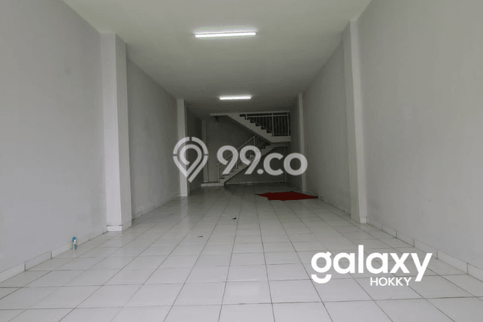 LOKASI TERBAIK! Ruko di Kerobokan, Luas 240m², Pusat Bisnis LOKASI TERBAIK! Ruko di Kerobokan, Luas 240m², Pusat Bisnis