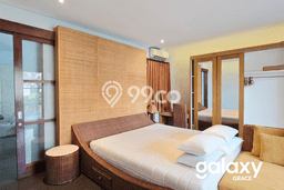 FOR SALE! Vila Kawasan , Luas 300m2m², Lokasi Premium FOR SALE! Vila Kawasan , Luas 300m2m², Lokasi Premium