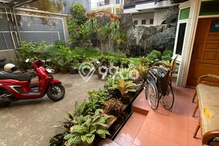 Rumah Modern 6 Kamar LT 300m2 di Jatinangor Rumah Modern 6 Kamar LT 300m2 di Jatinangor