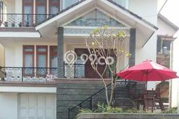 Dijual Vila Kawasan , Dimensi 300m2m², Lingkungan nyaman untuk Anda Dijual Vila Kawasan , Dimensi 300m2m², Lingkungan nyaman untuk Anda