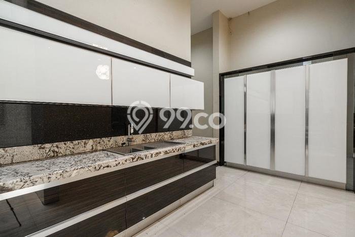 Siap Huni Rumah Mewah 6 Kamar di Medan Polonia Dekat ke Mana Saja Siap Huni Rumah Mewah 6 Kamar di Medan Polonia Dekat ke Mana Saja