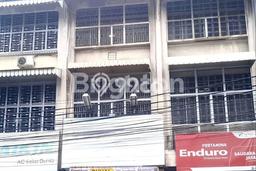 Area Ramai! Ruko Dijual di Medan Kota untuk Bisnis Luas Bangunan 200m2 Area Ramai! Ruko Dijual di Medan Kota untuk Bisnis Luas Bangunan 200m2