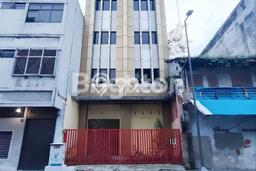Area Ramai! Ruko Dijual di Medan Barat untuk Bisnis Luas Bangunan 610m2 Area Ramai! Ruko Dijual di Medan Barat untuk Bisnis Luas Bangunan 610m2