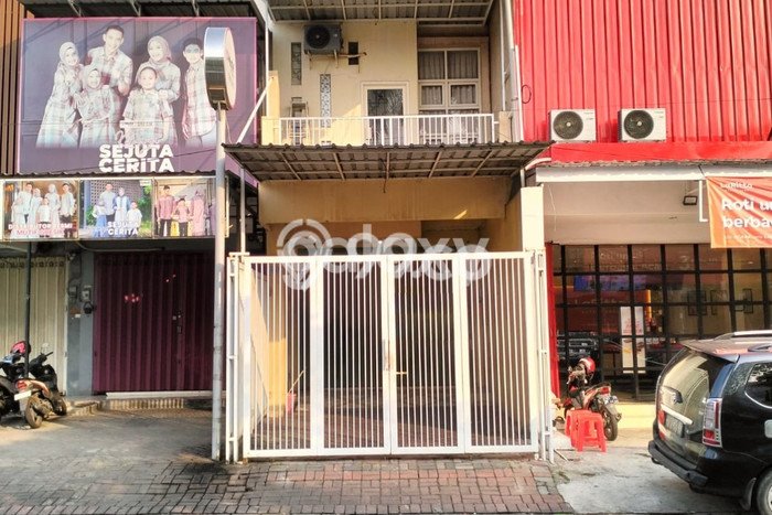 Ruko paling strategis disewakan di Kebomas Gresik Ruko paling strategis disewakan di Kebomas Gresik