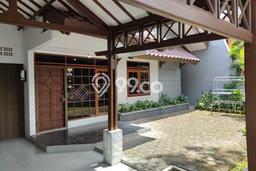 Lokasi terbaik! Rumah siap pakai dikontrakkan di Batununggal LB 120m2 Lokasi terbaik! Rumah siap pakai dikontrakkan di Batununggal LB 120m2