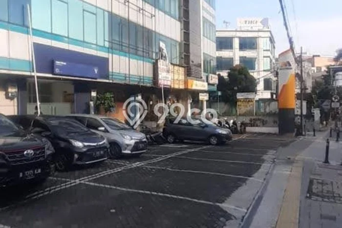 Komersial Disewa di Jakarta Selatan dengan LB 900m2 Area Komersial Ramai Komersial Disewa di Jakarta Selatan dengan LB 900m2 Area Komersial Ramai