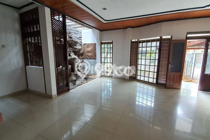 Rumah Elit LB 200m2 Siap Pakai Desain Elegan di Citra Garden, Jakarta Barat Rumah Elit LB 200m2 Siap Pakai Desain Elegan di Citra Garden, Jakarta Barat