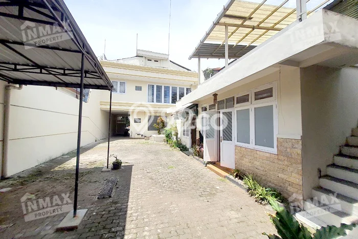 Disewakan Rumah Konsep Modern di Blimbing Malang dengan 5 Kamar Disewakan Rumah Konsep Modern di Blimbing Malang dengan 5 Kamar