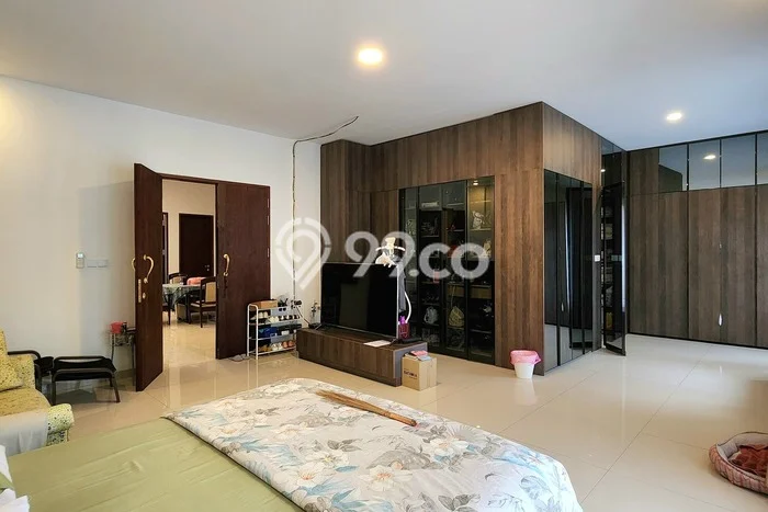 Siap Huni Rumah Mewah 5 Kamar di Pancoran Dekat ke Mana Pun Siap Huni Rumah Mewah 5 Kamar di Pancoran Dekat ke Mana Pun