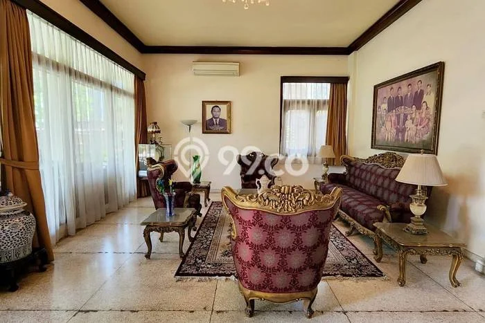 Dijual Hunian Mewah dengan Fasilitas Sekitar Komplit di Kebayoran Baru, Jakarta Selatan Dijual Hunian Mewah dengan Fasilitas Sekitar Komplit di Kebayoran Baru, Jakarta Selatan