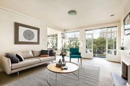 FOR SALE Hunian Apartemen High-Class di Menteng dengan 1 Kamar Tidur & Luas 62m2 FOR SALE Hunian Apartemen High-Class di Menteng dengan 1 Kamar Tidur & Luas 62m2