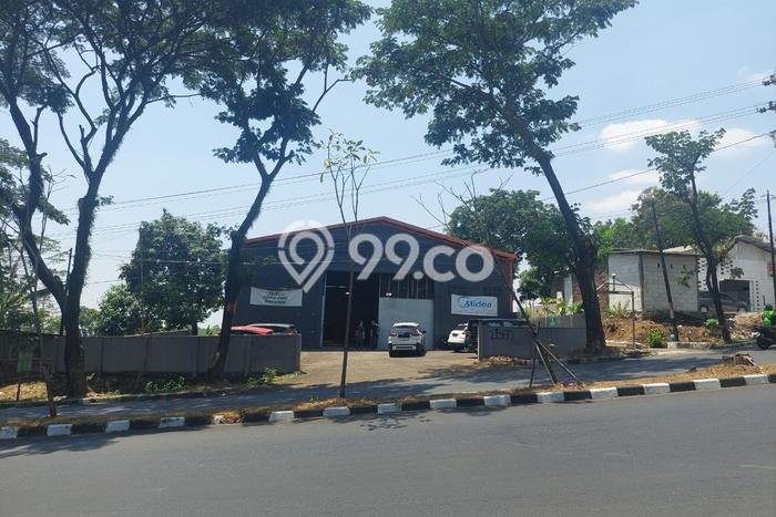 Gudang Strategis Kawasan Ngaliyan, Luas 650m2m², Kawasan Bisnis, Lokasi Ramai Gudang Strategis Kawasan Ngaliyan, Luas 650m2m², Kawasan Bisnis, Lokasi Ramai