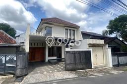 Siap Huni Rumah Mewah 6 Kamar di Semarang Selatan Dekat ke Mana Pun Siap Huni Rumah Mewah 6 Kamar di Semarang Selatan Dekat ke Mana Pun