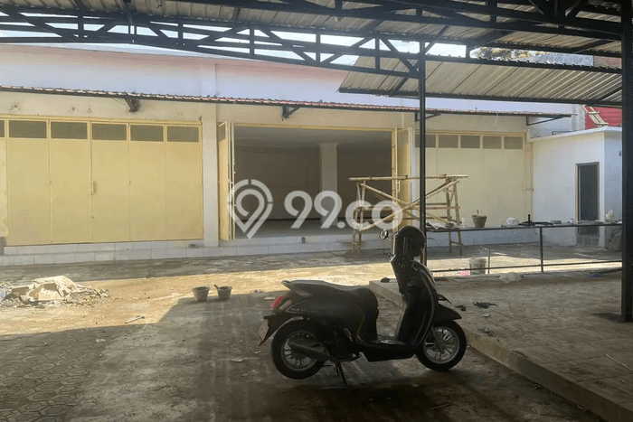 Unit Komersial Dijual di Semarang LT 426m2 & LB 150m2 Unit Komersial Dijual di Semarang LT 426m2 & LB 150m2