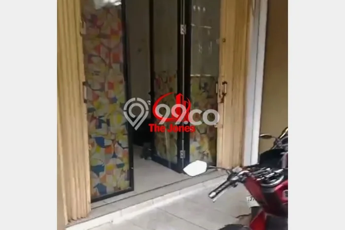 Ruko untuk Disewa di Pusat Jakarta Selatan Luas Bangunan 18m2 Ruko untuk Disewa di Pusat Jakarta Selatan Luas Bangunan 18m2