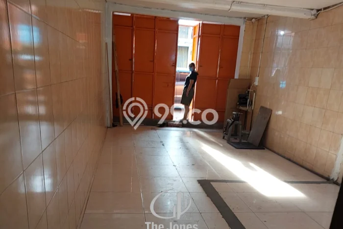 Ruko disewakan lokasi strategis Tambora Jakarta Barat 184m2 Ruko disewakan lokasi strategis Tambora Jakarta Barat 184m2