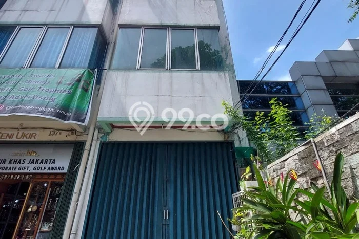 Disewakan Ruko di Kebon Kacang, Luas 240m², Sentra Bisnis Disewakan Ruko di Kebon Kacang, Luas 240m², Sentra Bisnis