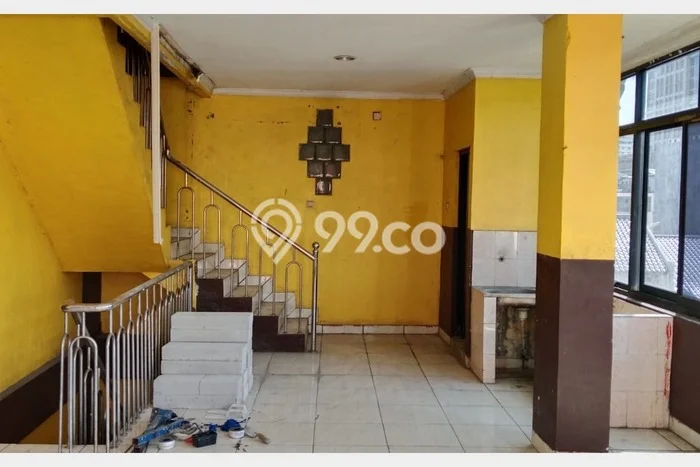 Ruko Disewa di Kebon Kacang, Jakarta Pusat, LT 75m2 / LB 240m2 Ruko Disewa di Kebon Kacang, Jakarta Pusat, LT 75m2 / LB 240m2