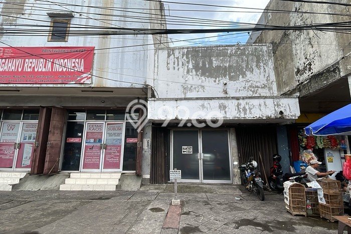 Ruko bagus disewakan di Jatinegara Jakarta Timur dengan LB 165m2 harga sewa terbaik Ruko bagus disewakan di Jatinegara Jakarta Timur dengan LB 165m2 harga sewa terbaik