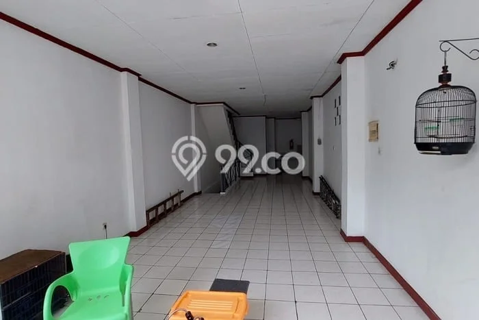 Disewakan Ruko di Kebon Kacang, Luas 240m², Sentra Bisnis Disewakan Ruko di Kebon Kacang, Luas 240m², Sentra Bisnis
