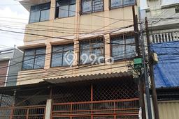Ruko Dijual di Jakarta Barat LT 100m2 & LB 100m2 Lokasi Terbaik! Ruko Dijual di Jakarta Barat LT 100m2 & LB 100m2 Lokasi Terbaik!