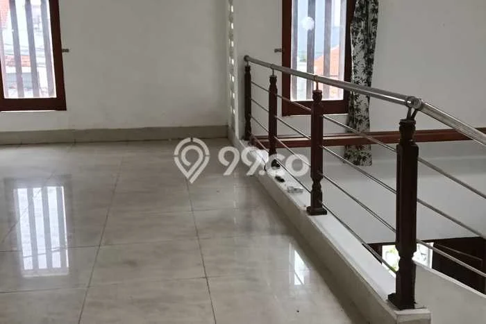 Disewakan! Rumah 4 Kamar Tidur &
4 Kamar Mandi di Kayu Putih, Jakarta Timur Disewakan! Rumah 4 Kamar Tidur &
4 Kamar Mandi di Kayu Putih, Jakarta Timur