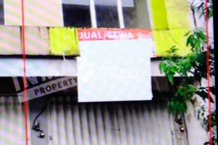 Ruko untuk disewa di Klojen punya LT 53m2 & LB 150m2 harga sewa kompetitif Ruko untuk disewa di Klojen punya LT 53m2 & LB 150m2 harga sewa kompetitif