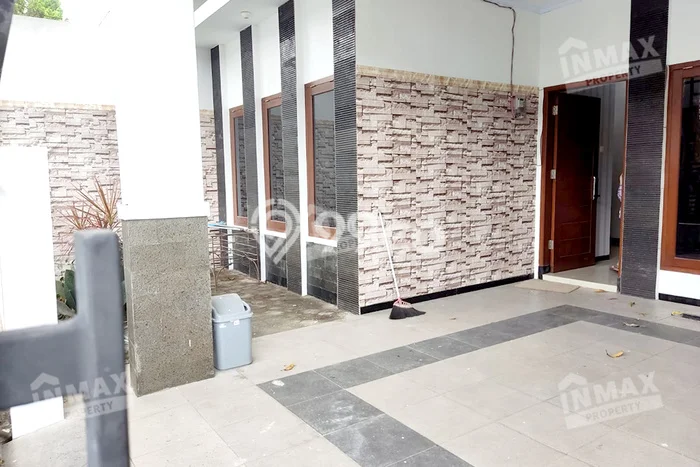 Disewakan! Rumah 2 Kamar Tidur &
2 Kamar Mandi di Sulfat, Malang Disewakan! Rumah 2 Kamar Tidur &
2 Kamar Mandi di Sulfat, Malang