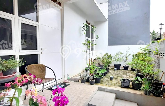 Rumah Modern 5 KT LT 222m2 di Sulfat Rumah Modern 5 KT LT 222m2 di Sulfat