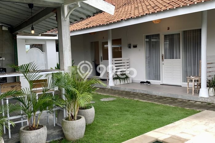 Kost Dijual di Canggu dengan 7 KT dan Luas 300m2 Kost Dijual di Canggu dengan 7 KT dan Luas 300m2